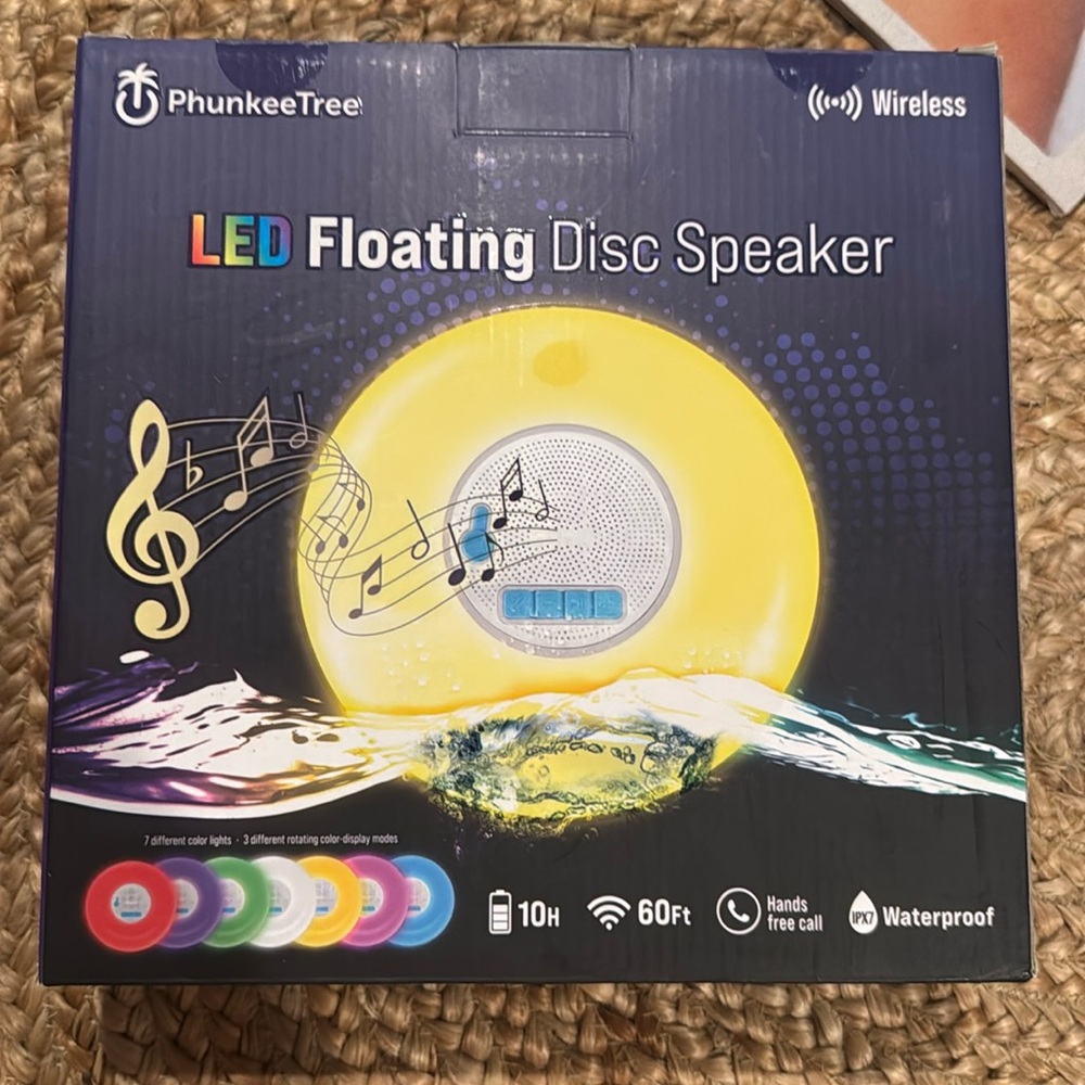 NWT Phunkee Tree LED Floating Disc Speaker
